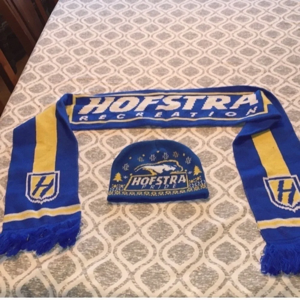 Vintage 2000 Hofstra Pride Knit Hat Scarf Winter unisex